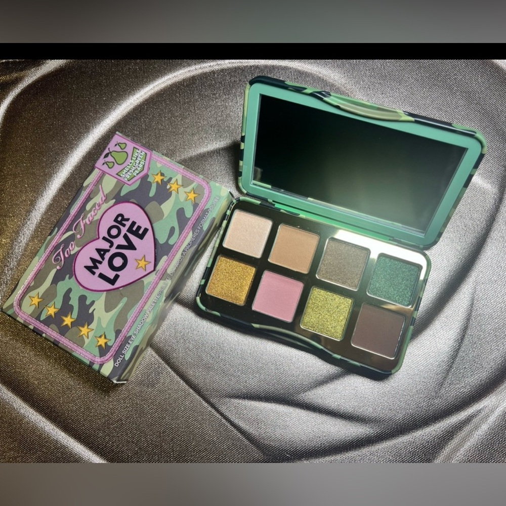 Too Faced Major Love Eye Shadow Palette (8 colors) 6.4 g